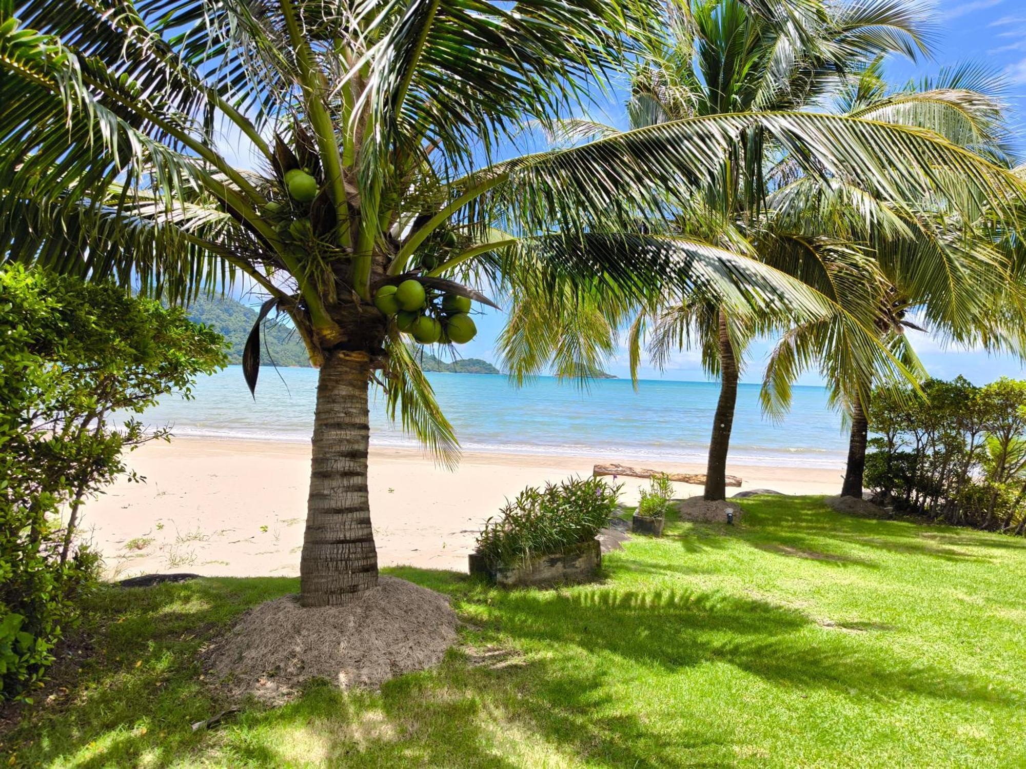 Blue Haven Bay Villa 21D And Resort Apartments Koh Chang Buitenkant foto